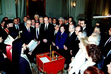 Editorial: Η κυβέρνηση τρίζει, καιρός να&nbsp;πέσει!