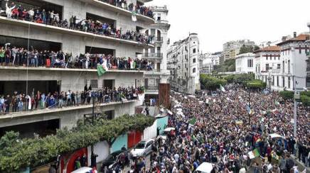 Αλγερία: Για μια κυρίαρχη συντακτική εθνοσυνέλευση, ο αγώνας συνεχίζεται&nbsp;!