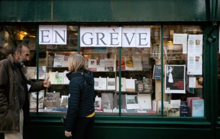 Γαλλία: Το κίνημα συνεχίζει, η απομόνωση του Μακρόν&nbsp;επίσης!