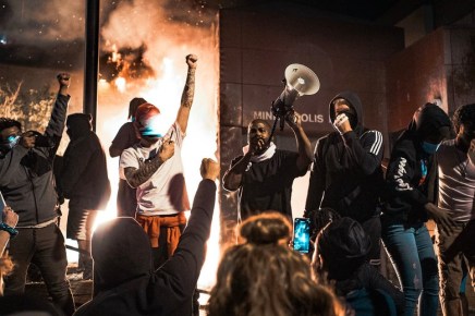 Αλληλεγγύη με την παγκόσμια αντιρατσιστική&nbsp;εξέγερση