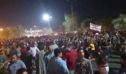 Ιράν: Νέο κύμα μαζικών διαδηλώσεων και&nbsp;απεργιών