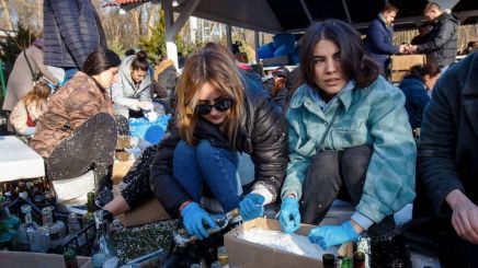 Φεμινισμός κατά του πολέμου ή υπέρ των&nbsp;Ουκρανίδων;